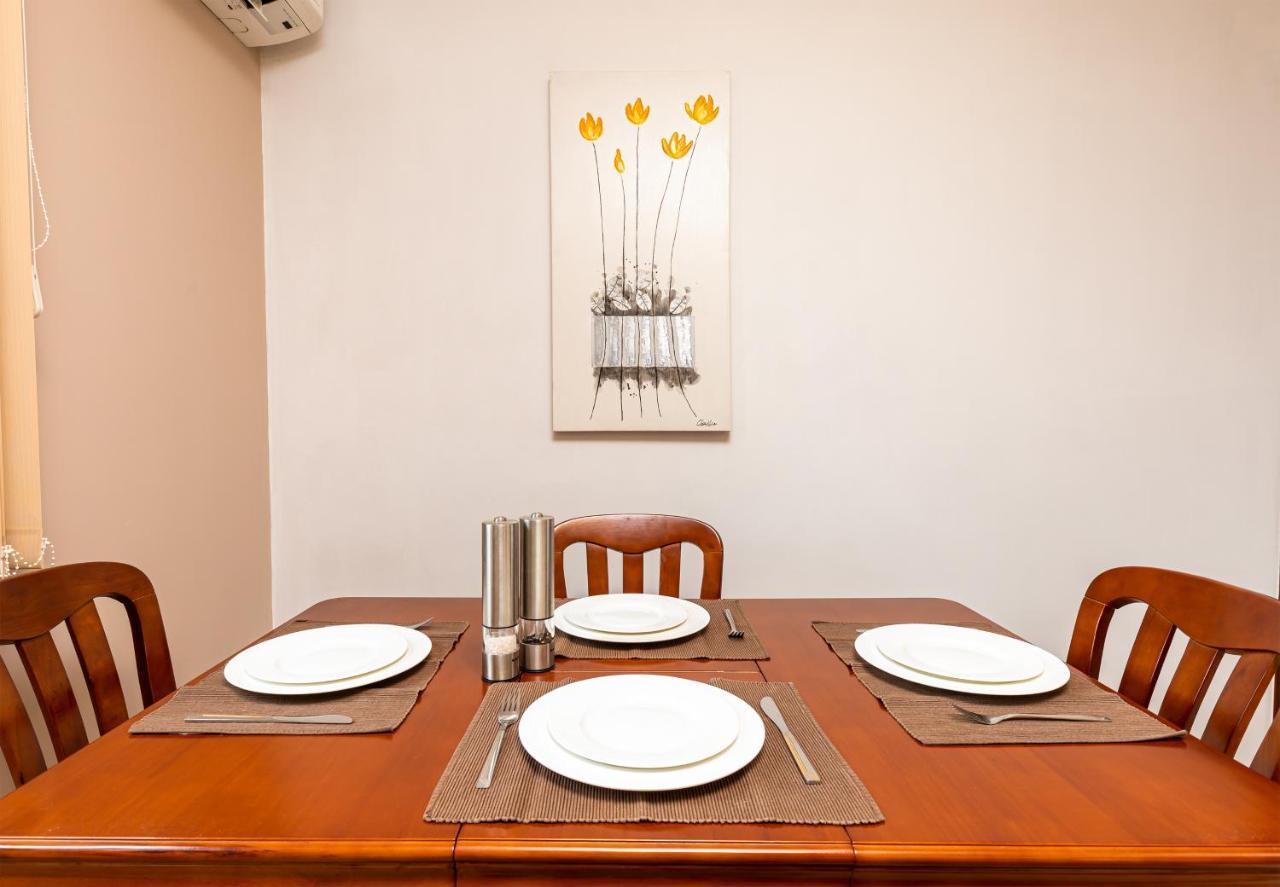 The Walnut 2Bd Apartment Plovdiv Esterno foto