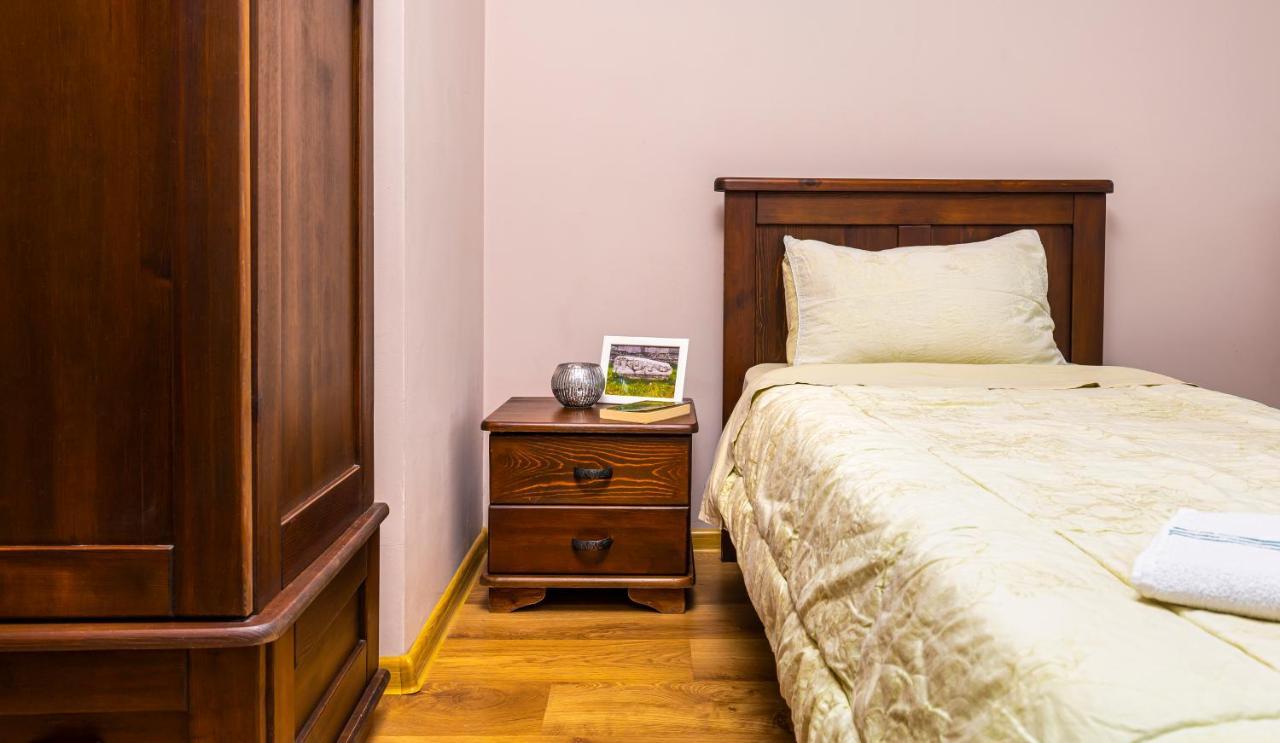 The Walnut 2Bd Apartment Plovdiv Esterno foto