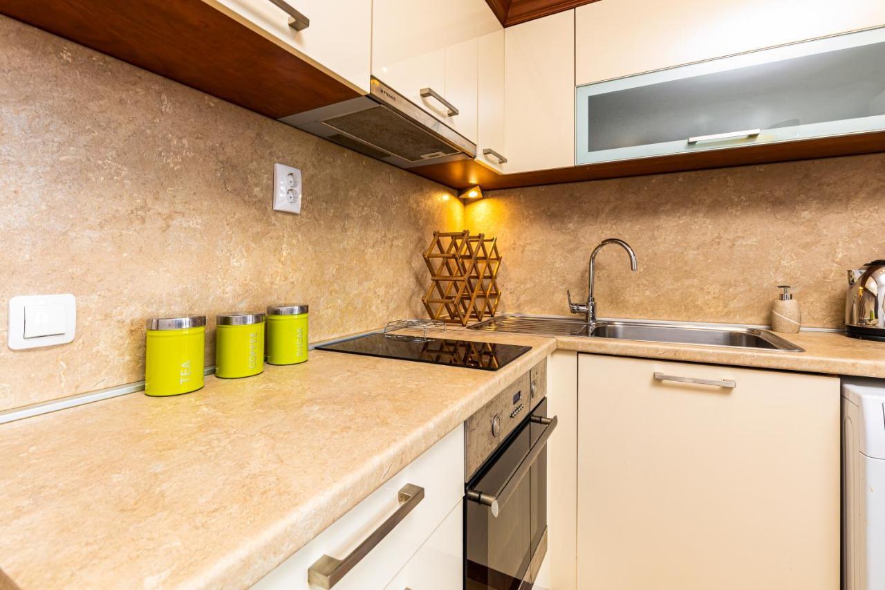 The Walnut 2Bd Apartment Plovdiv Esterno foto