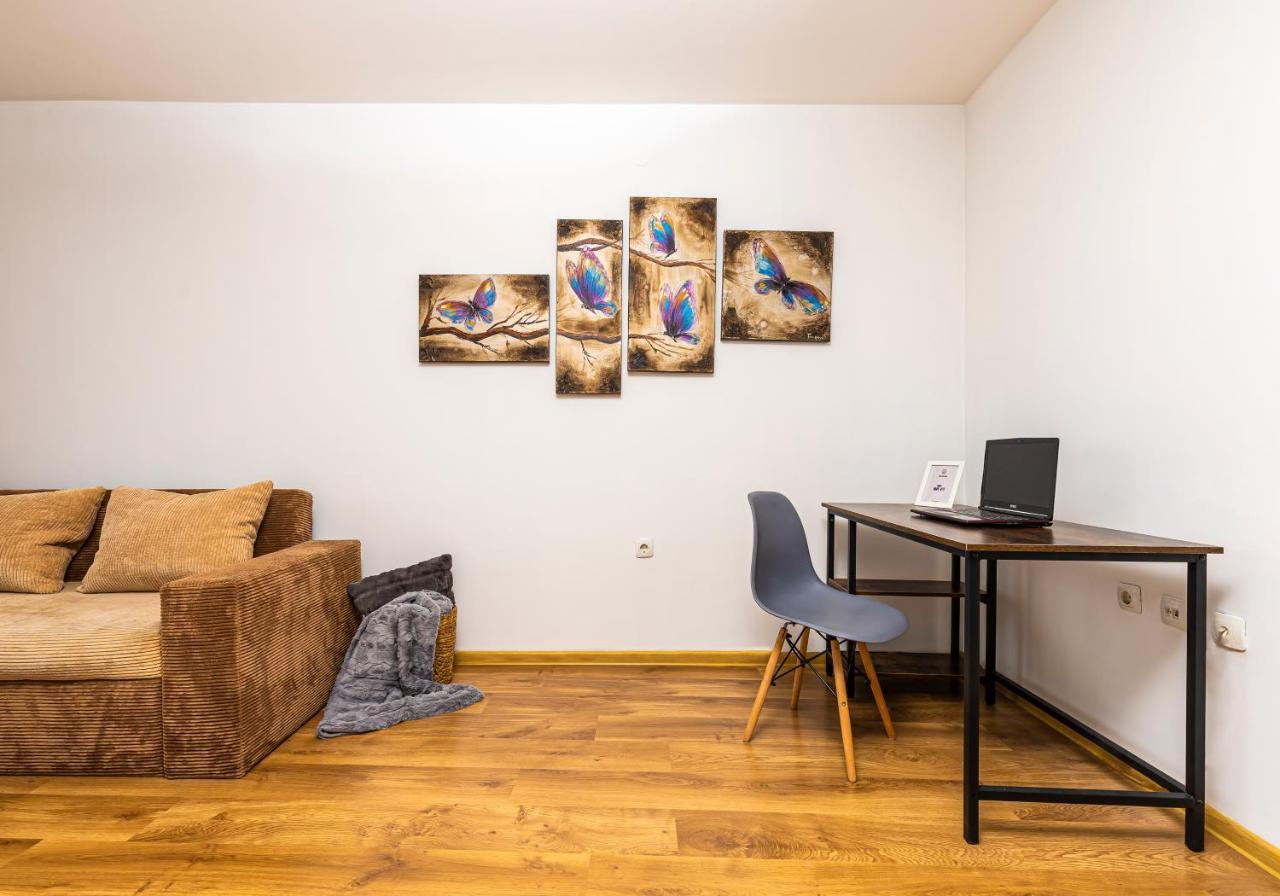 The Walnut 2Bd Apartment Plovdiv Esterno foto