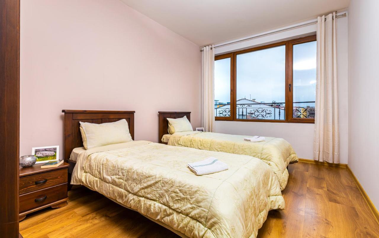 The Walnut 2Bd Apartment Plovdiv Esterno foto