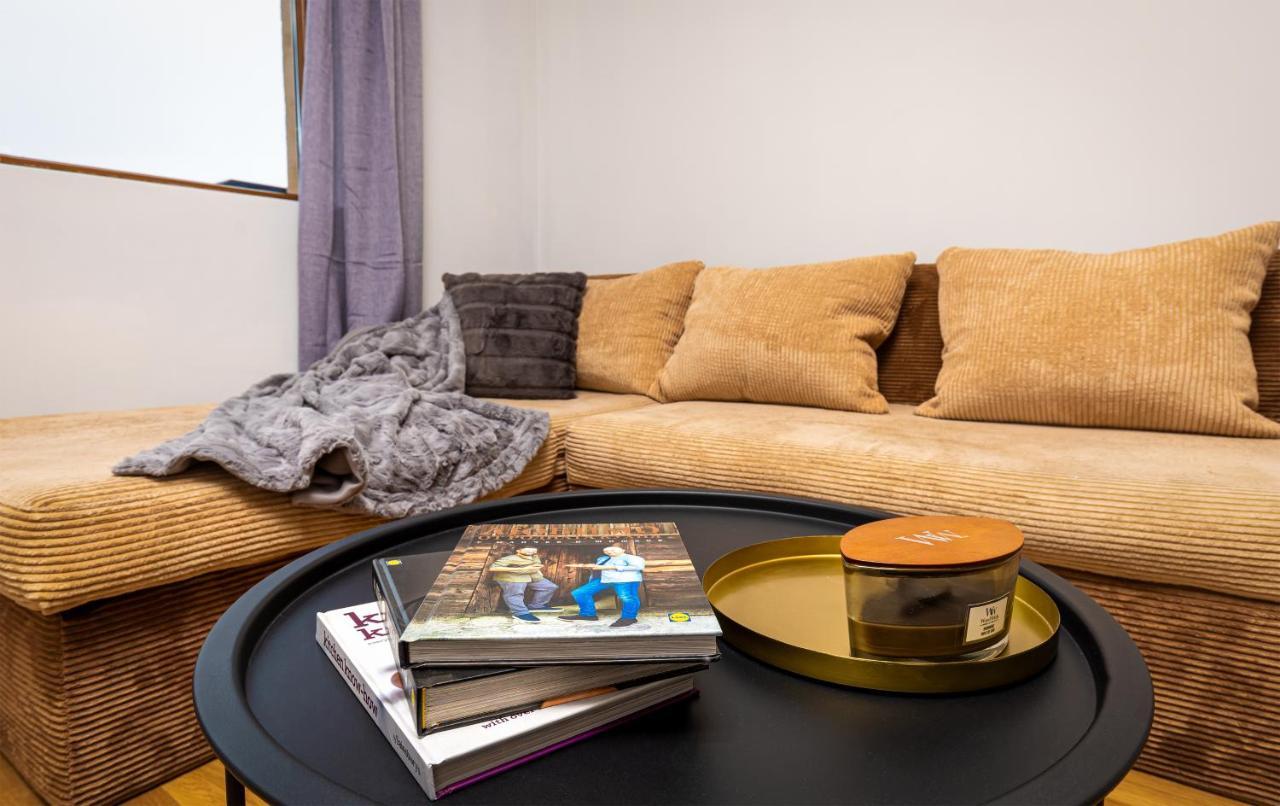 The Walnut 2Bd Apartment Plovdiv Esterno foto